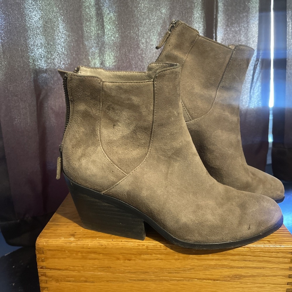 Eileen Fisher size 6.5 Brown Suede Ankle Boots Booties